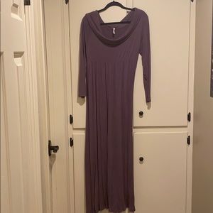 Maternity Scoop neck maxi dress